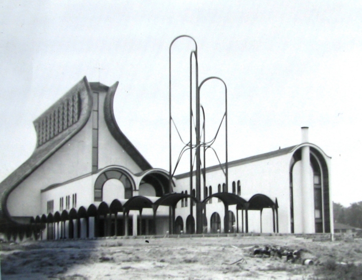 eglise construction 1963 mme rouleau 001web.jpg